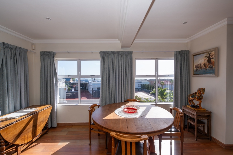 5 Bedroom Property for Sale in Myburgh Park Western Cape